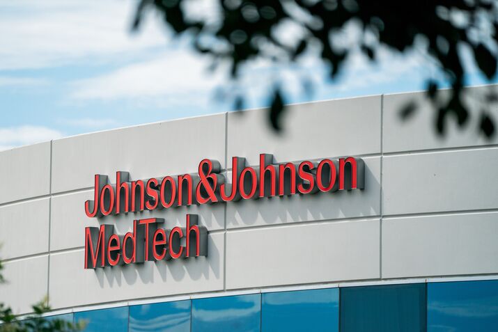 Apollo Global Is Said in Talks to Acquire J&J’s Orthopedics Unit